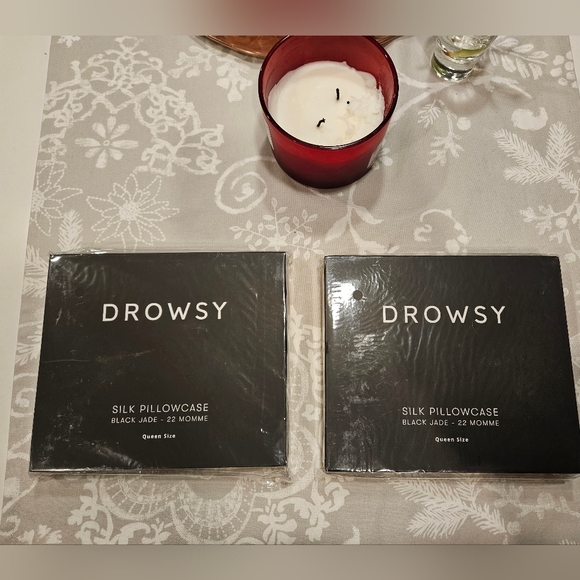 Two Drowsy Black Jade Silk Pillowcases, Queen - Picture 2 of 4